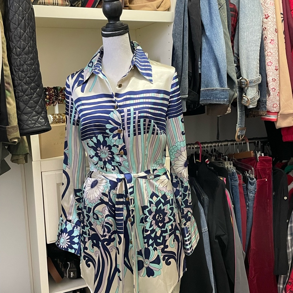 BCBG Silk-like multi blue white Blouse XS